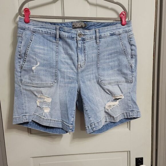 TORRID 5 Inch Vintage Stretch Mid-Rise Short - Picture 2 of 11